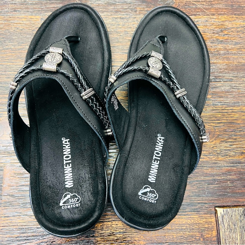 Minnetonka Flip Flops